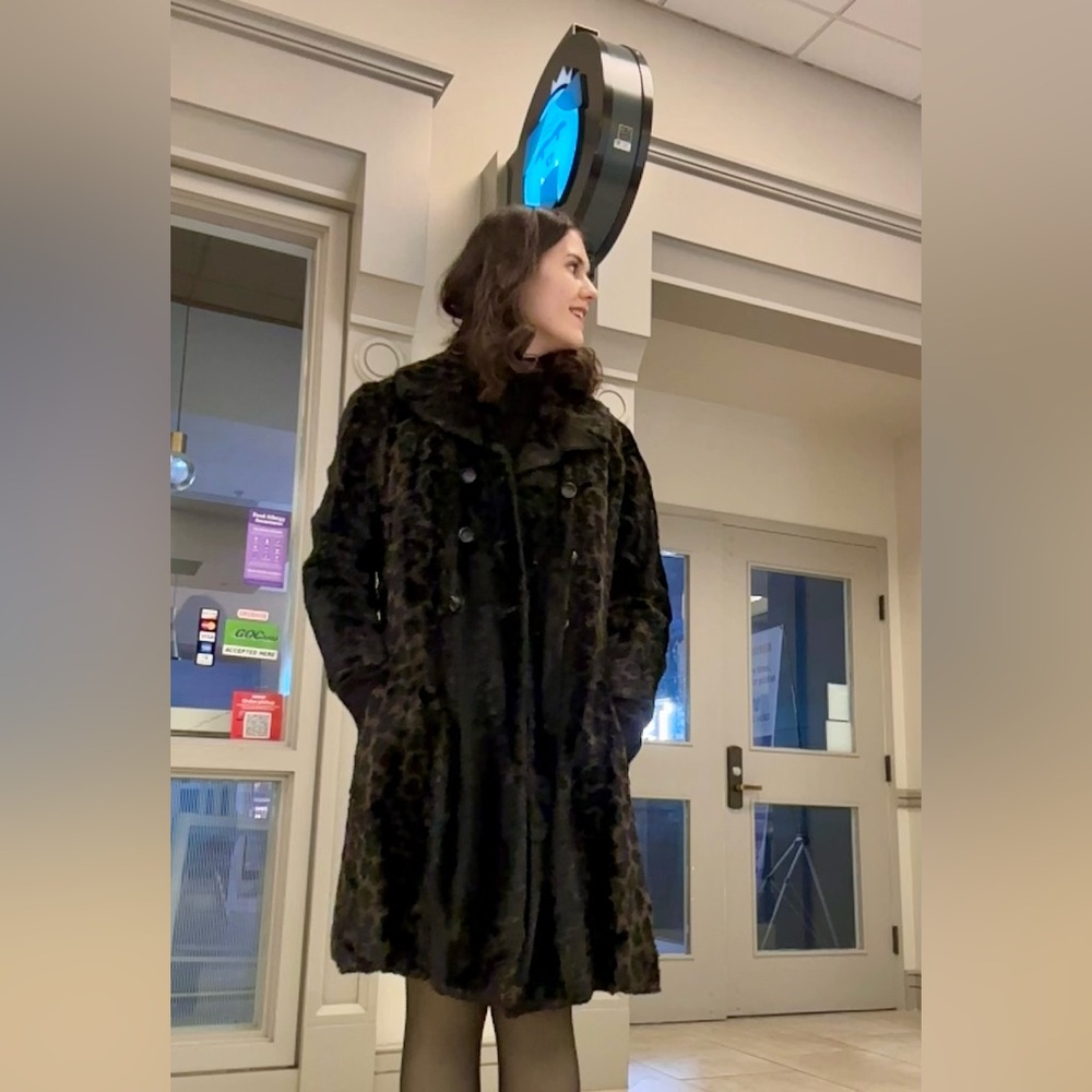 Elegant Black Leopard Print Women's Coat - Picture 5 of 12